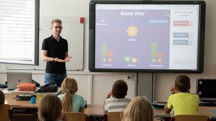 PO-Raad: school mag leerkracht met langdurige covid langer betalen